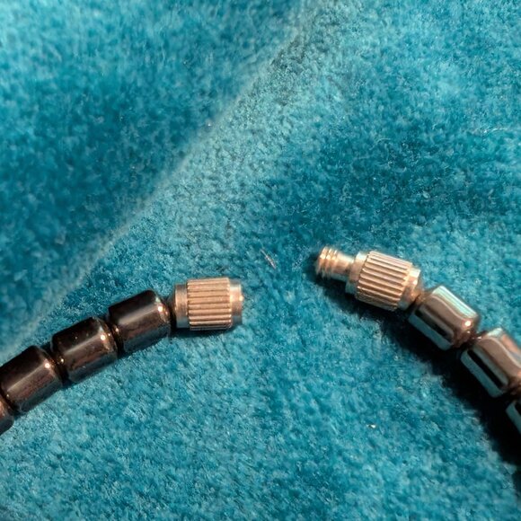 1980's inspired Modern Hematite Art Deco Necklace. - Picture 4 of 4